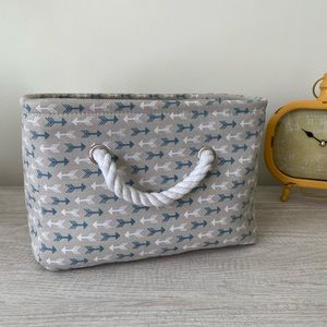 Fabric storage with arrow print